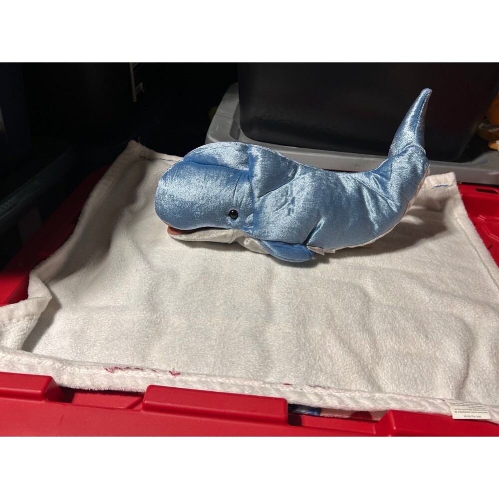 Folkmanis whale